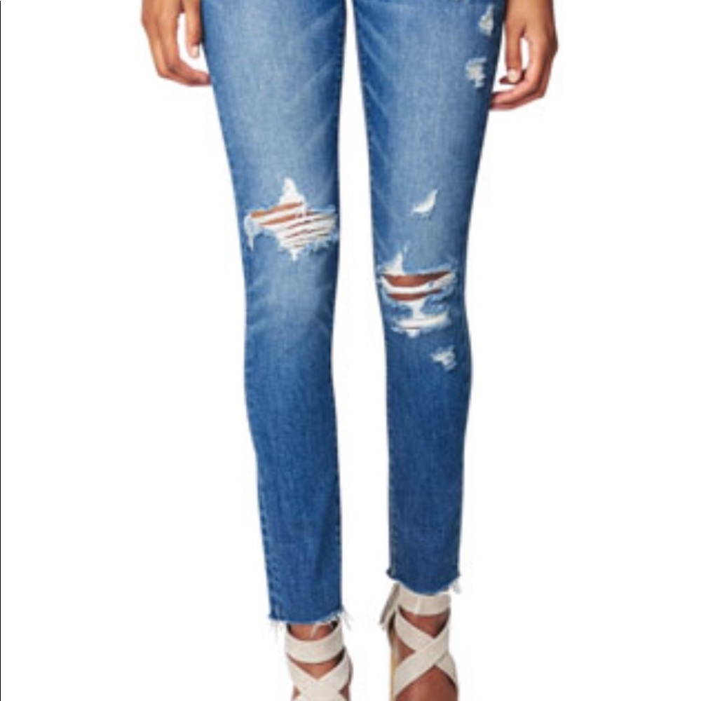 HOLLISTER DISTRESS JEANS SIZE W27